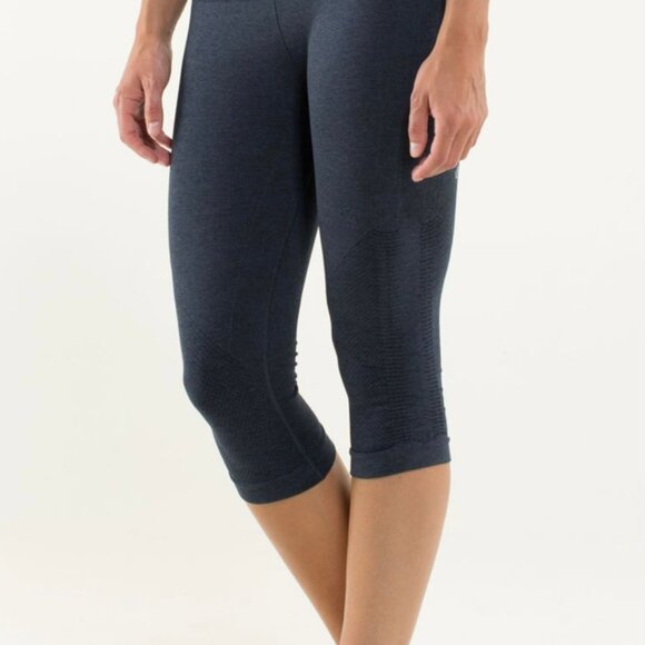 Lululemon Athletica In the Flow II Crop Leggings Sz4 in heathered inkwell. GUC. - Picture 4 of 11